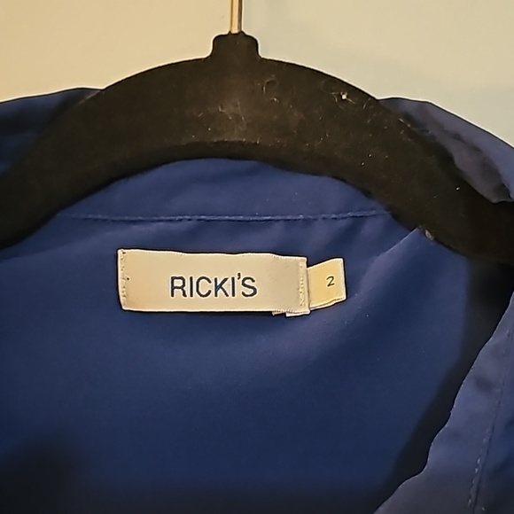 'Ricki's,' Size 2, Button-up Blouse - Picture 2 of 4